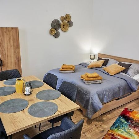 Varfal Apartman Sopron Eksteriør bilde